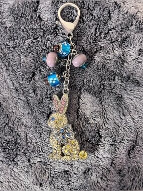 Willabee & Ward Rhinestone April Bunny Rabbit Keychain Bag Charm Danbury Mint